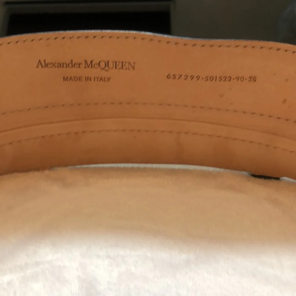 Sold Alexander McQueen belt, unfortunately too big on me now. - Picture 5 of 5